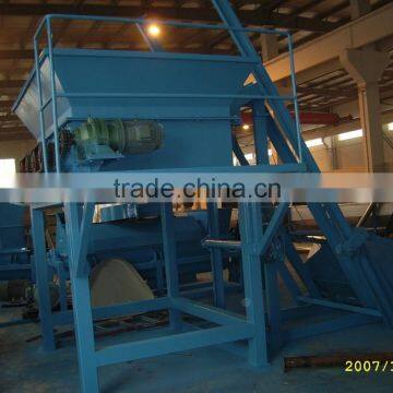 plastic bale breaker