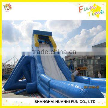 Giant inflatable bouncy castle with water slide for sale