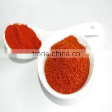 dry sweet paprika powder