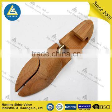 Custom Logo Acceptable Wooden Material Type Aromatic Red Cedar Wood Double Tube Adjustable Shoe Tree photo-2