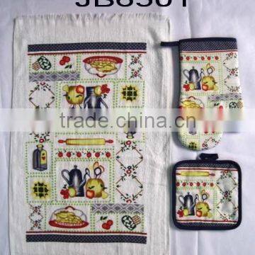 floral design kitchen towel and potholder set and oven mitts
