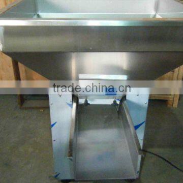 Vibrating Hopper Food Feeding Machine
