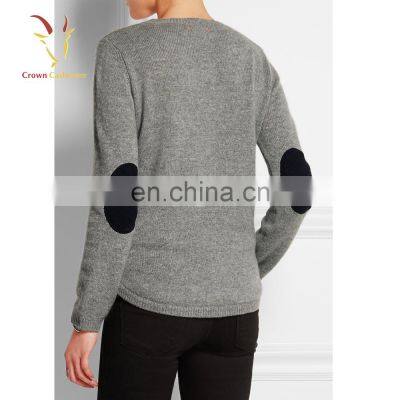 Модный женский свитер с вставками на локтях photo-3