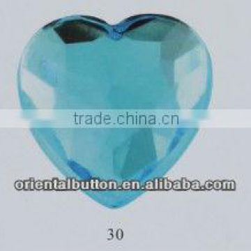 Flat-bottomed heart-shape stone