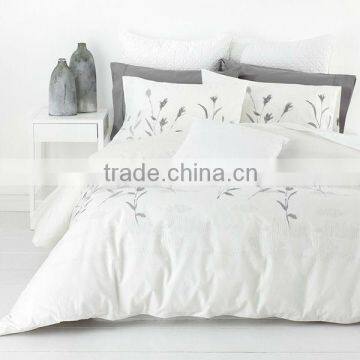 Embroider Cotton Comforter Sets 205TC in Solid White Color with Flower Pattern