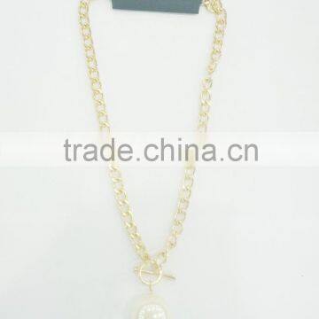 FASHION BIG PEARL PENDANT NECKLACE TOGGLE CLOSURE