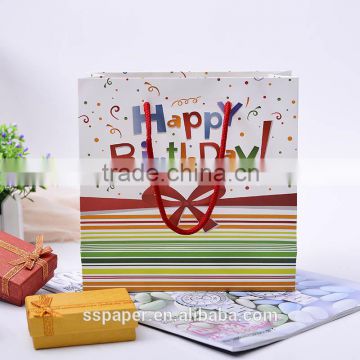 Fashionable high quality gift packaging bag with handles