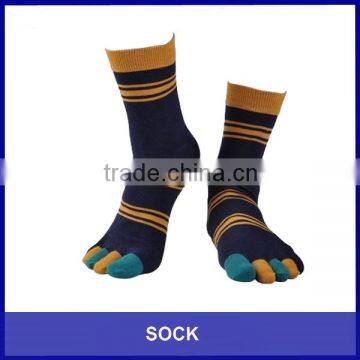 2016 new design stylish hot selling sport socks with five toes