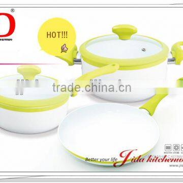 5PCS ALUMINUM CERAMIC COATED COOKWARE SET WITH SILICON RIM GLASS LID