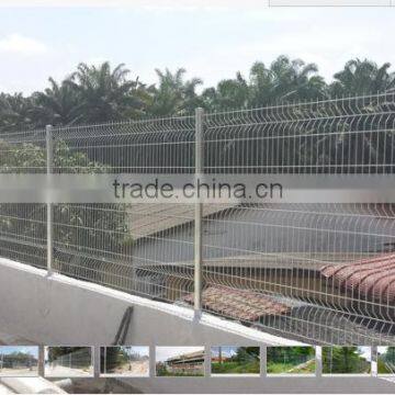 CE Certificated Galvanized and PVC Coated Welded Wire Mesh Fence photo-4