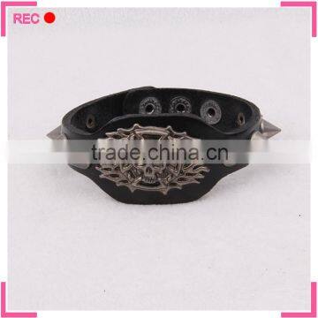 Cheap leather bracelets with skull decoration, personalized leather cuff bracelet wholesale