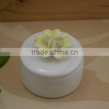 Hot Sale Porcelain Jewelery Box With Flower Shape Design photo-4
