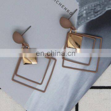 Простые новые ромбические серьги из многослойного сплава с геометрическим узором, маленькие стюды для женщин и девушек на вечеринку, модные украшения photo-5