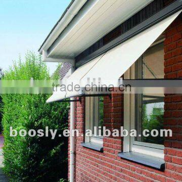 Motorized outdoor awning