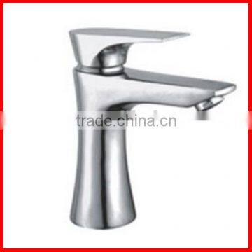 Fashionable basin faucet with single handle T8307