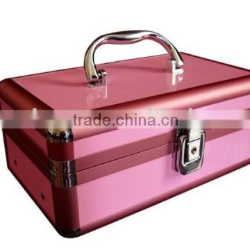 Aluminum cosmetic train case