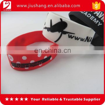 2016 Custom 1 inch silicone wristbands no minimum