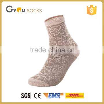 Wholesale customize women tube socks outdoor sport socks