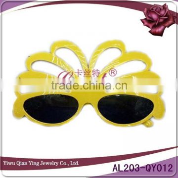 Latest fake fashion kids yellow plastic toy glasses