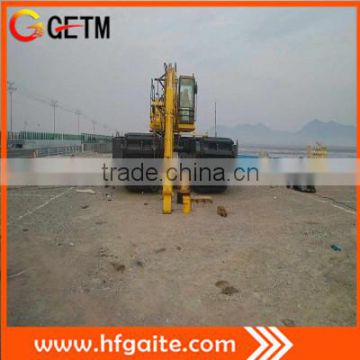 Amphibious excavator with 0.7 cubic meter bucket