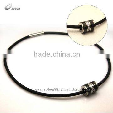 2015 Rotating magnet ge-titanium silicone jewelry pendant necklace