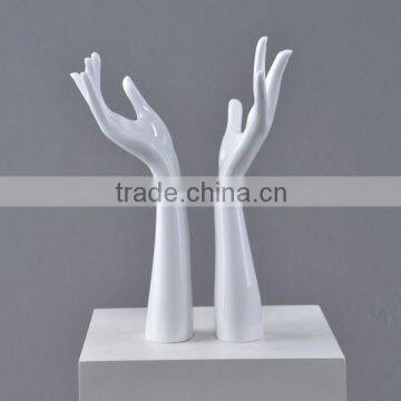 New Design Frp Female Jewelry Ring Stand Mannequin Hand for Display photo-2