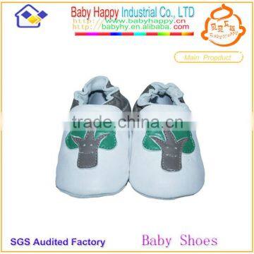 new arrival latest design ivory soft-soled tree pattern baby crib leather shoes