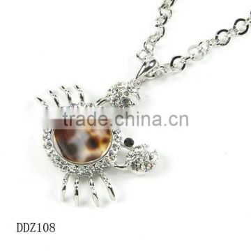 Fashion jewelry,Crystal /Rhinestone Necklace Crab-Shaped Pendant