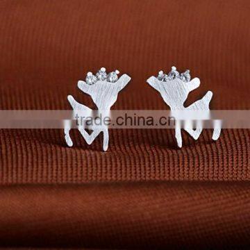 Fashion lovely White Sika deer Stud earrings Christmas gift