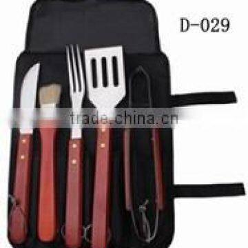 5 pcs traditional wood handle BBQ set with carry bag