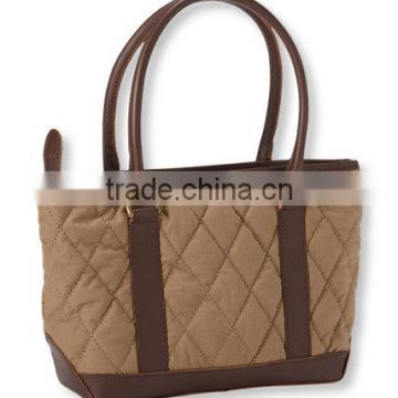 Quilted nylon woman handbag