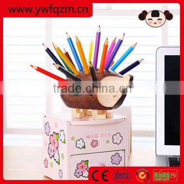 New design handmade hedgehog wooden pen holderi with 24 color pencil