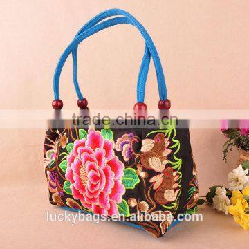 Embroidery Flower Pattern Handbags Women Hot Selling Bag Cheap Hmong Bag Wooden Beads Women Handbag photo-3