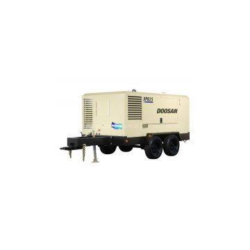 Doosan portable diesel screw air compressor Model XP825WCU