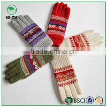 Warm cheap Jacquard Christmas gift ladies winter gloves