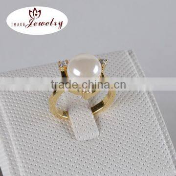 High quality fashion jewelry gold wedding peal ring enagement ring