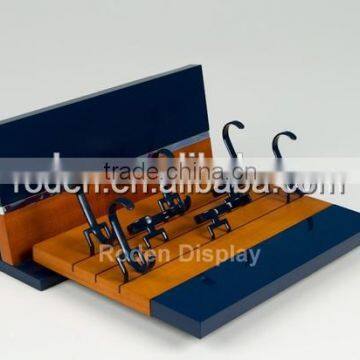 Manufacturer Luxury Countertop Acrylic Watch Display Stand, Wooden Watch Rack for Store photo-2