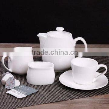 Manufacturer porcelain ceramic tea pot set include banquet milk jug creamer,ceramic sugar bowl,coffee cup and tea pot