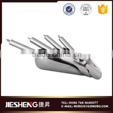Thickening of the smooth surface ice scoop