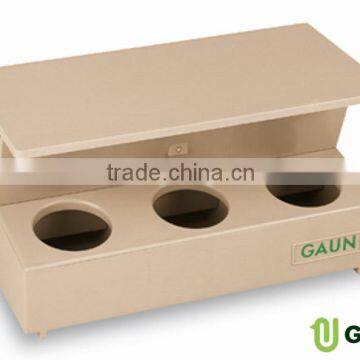 Pigeon feeder for floor 3 holes