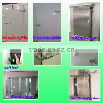 Cold room door with polyurethane foamed material