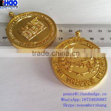 Gold plating souvenir metal badge with custom logo