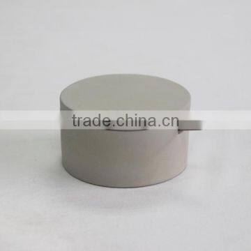 Urban Homewares Round cellar kitchen concrete salt pepper shaker