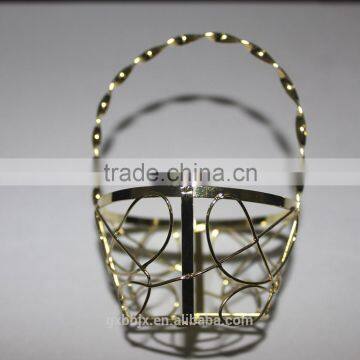 Small Metal Wire Storage Basket With Handle photo-2