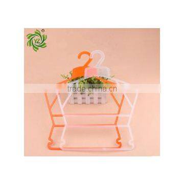 Yiwu Wholesale Body Shape Dispaly Plastic Clothes and Pants Hangers for Kids photo-1