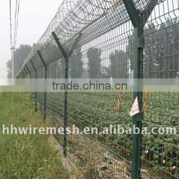 white pvc coated welded wire mesh fence