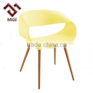 Solid Wood Legs Confortable Colorful Fashion Plastic Chair