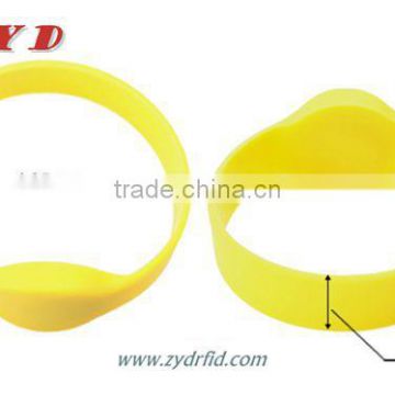 HOT SELLING RFID NFC Tag Cheap silicone wristbands with NTag203/NTag213