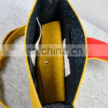 Handmade Modern Designed Felt Messenger Bag With Cotton Lining photo-6