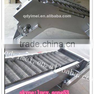 Motorized rake effluent bar screen